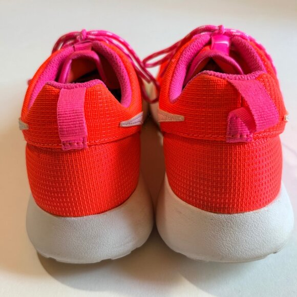 Nike Roshe One Lava Glow Sneakers Women 7.5 Youth 6Y Pink Orange - Picture 6 of 8